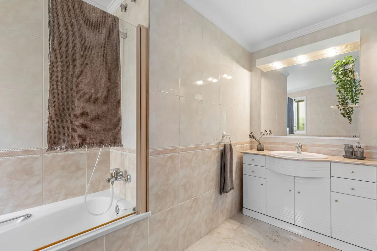 b28a92de-5e79-42ec-a222-6701fca8ade5