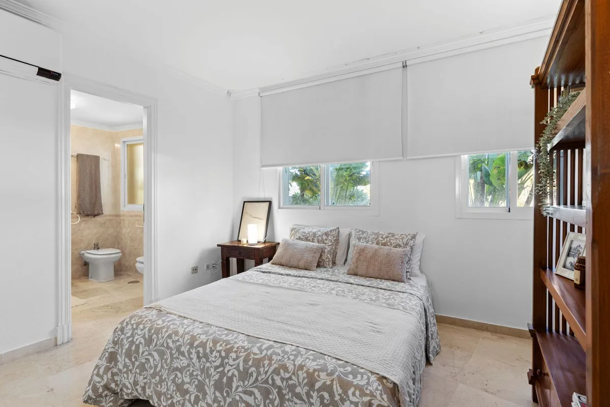 b4eac375-dd0f-4eea-8239-c041eb3f9f81