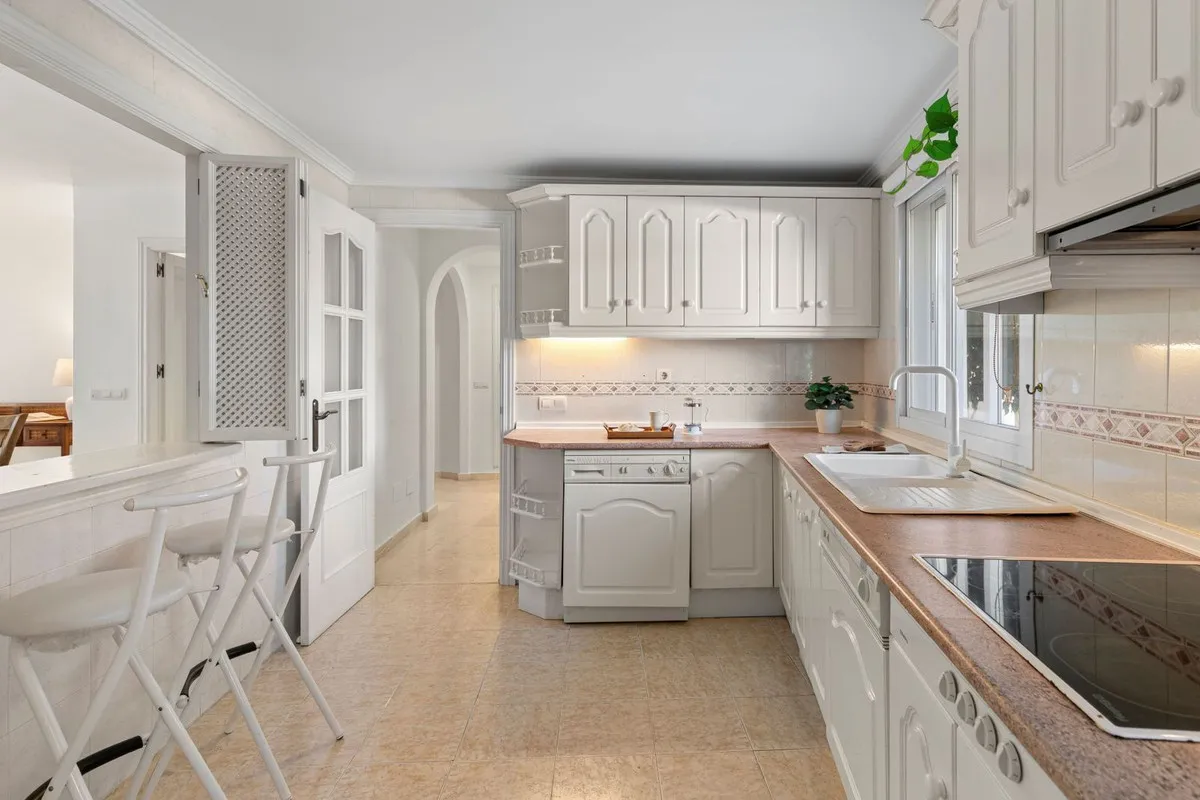 cbcc10d1-6f93-4572-aeae-92d89dc386a8