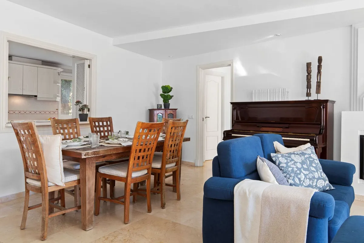 d5b2e62c-7638-4cc9-bf8d-7a2045c33c72