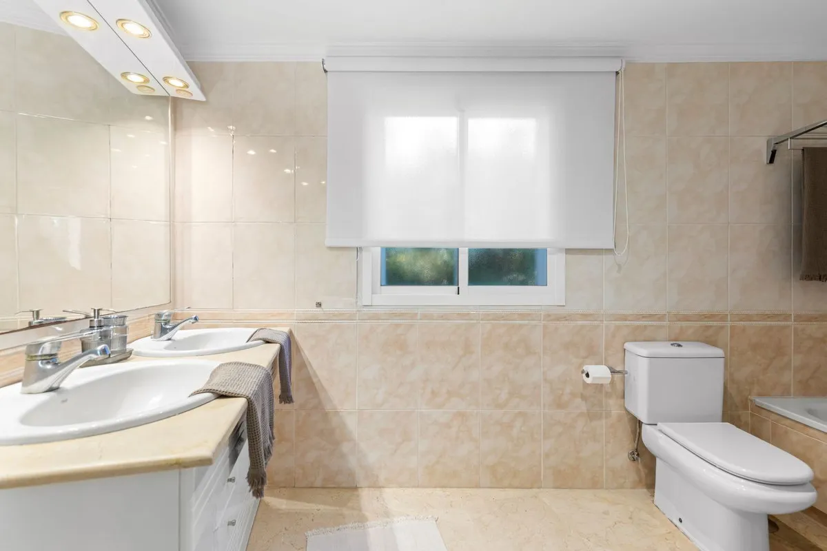 d67b12de-e738-41e9-bf83-50447b6d11ac