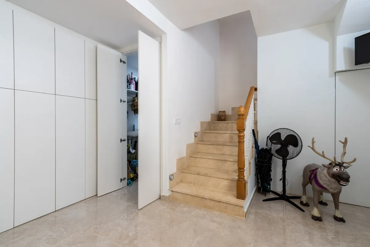 64fb06bc-94ab-4db2-a3d0-31fa65296169