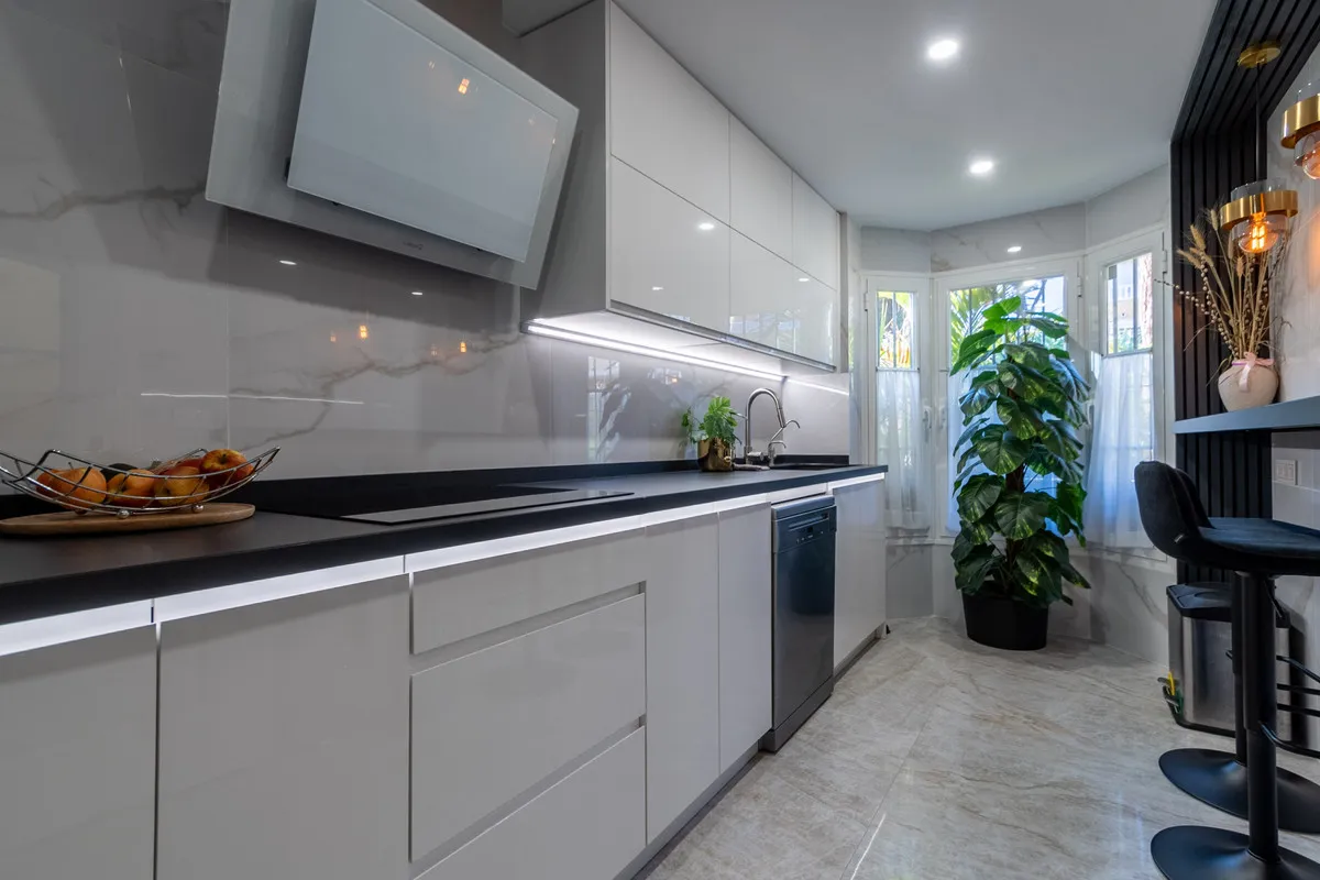 7b5087ff-16f5-4313-8835-d235f75f6f36