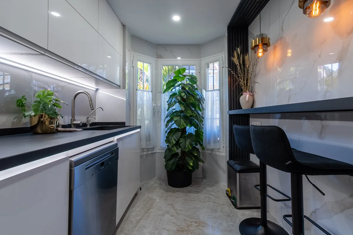 d71909da-7717-436b-8a90-3fc4afc3f6c1