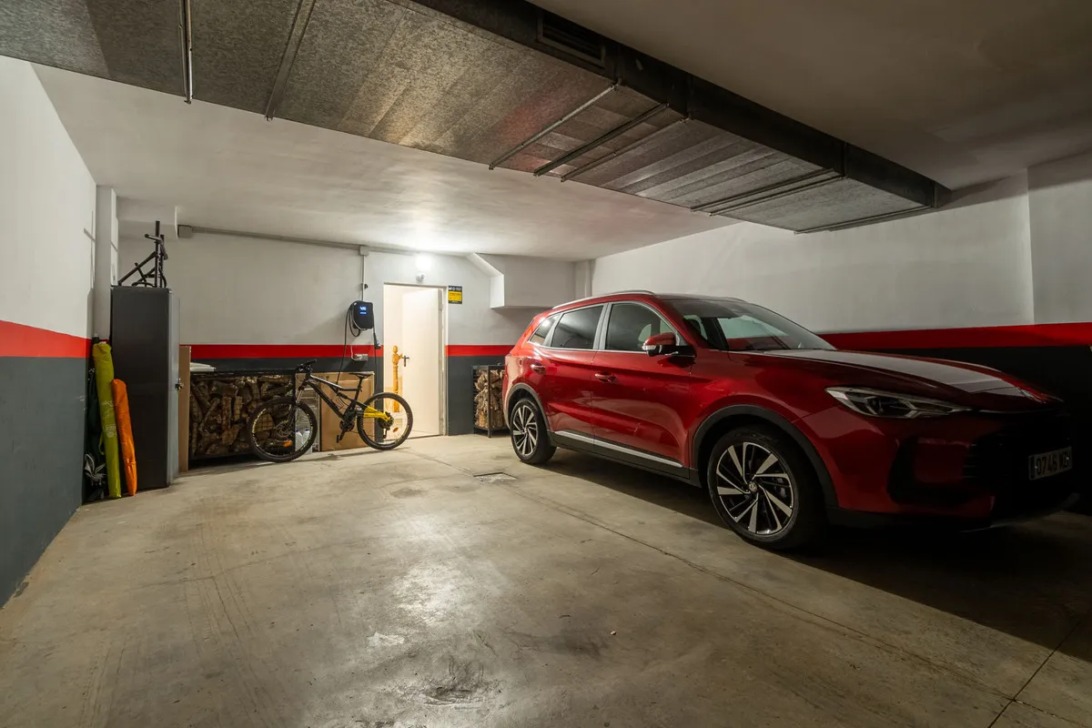 fc343cb8-d213-4541-ad7e-43531b9be7ad