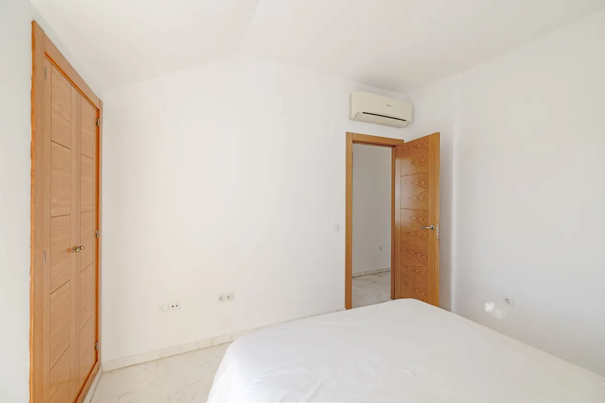 a118205a-e595-4988-bee7-ebf94a5d895c