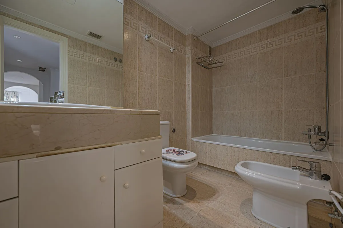 74989b49-f43f-4933-936e-ca410aa87edb