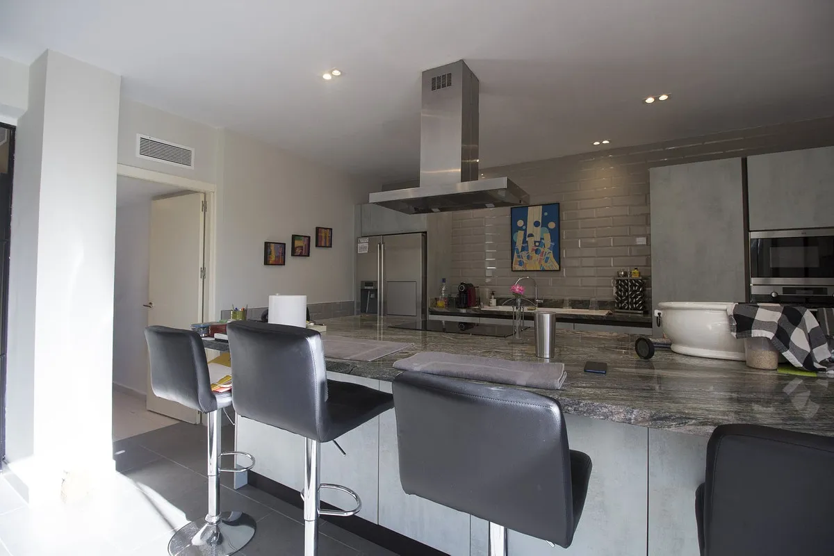 9c6e65f4-3fe3-4aea-b74d-825fca20e309