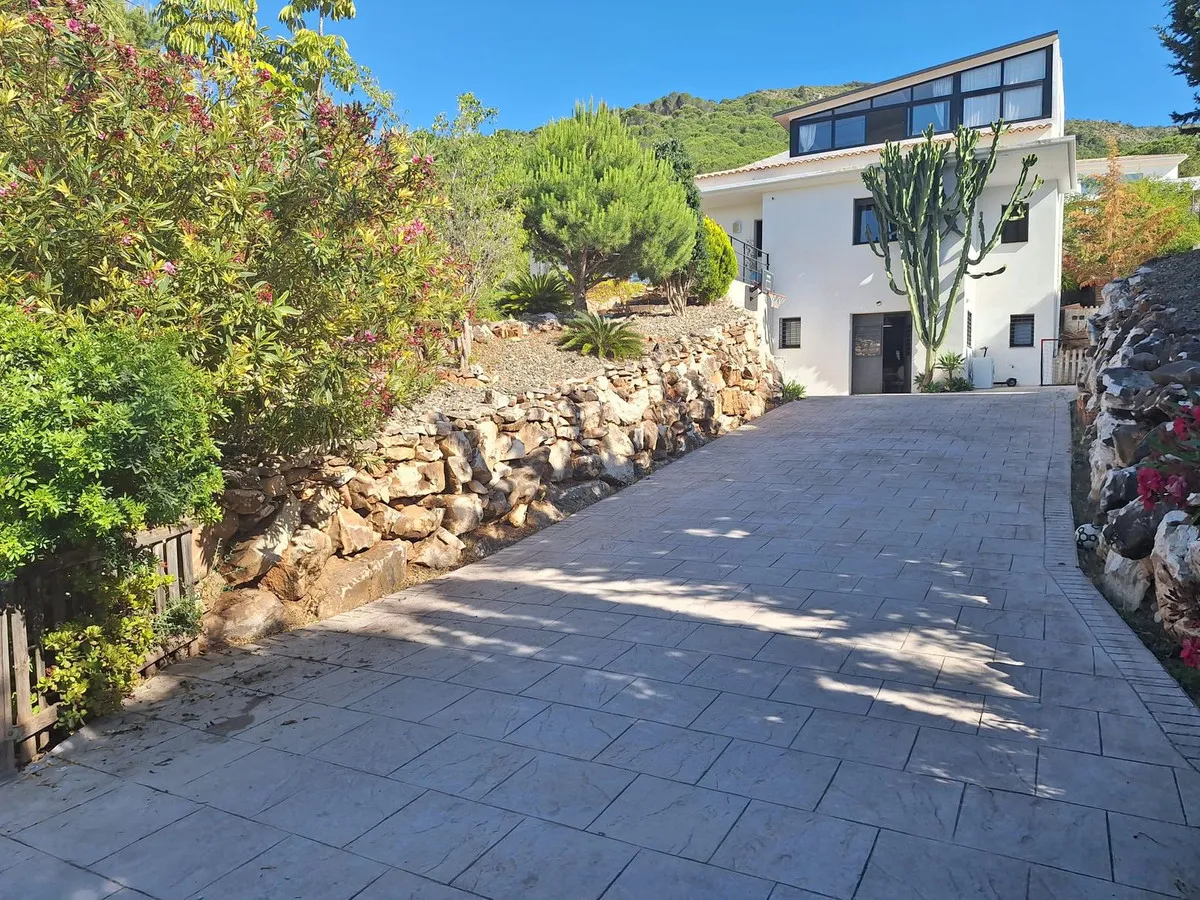 5b8a89ec-ddd3-4314-be2a-960c131813ef