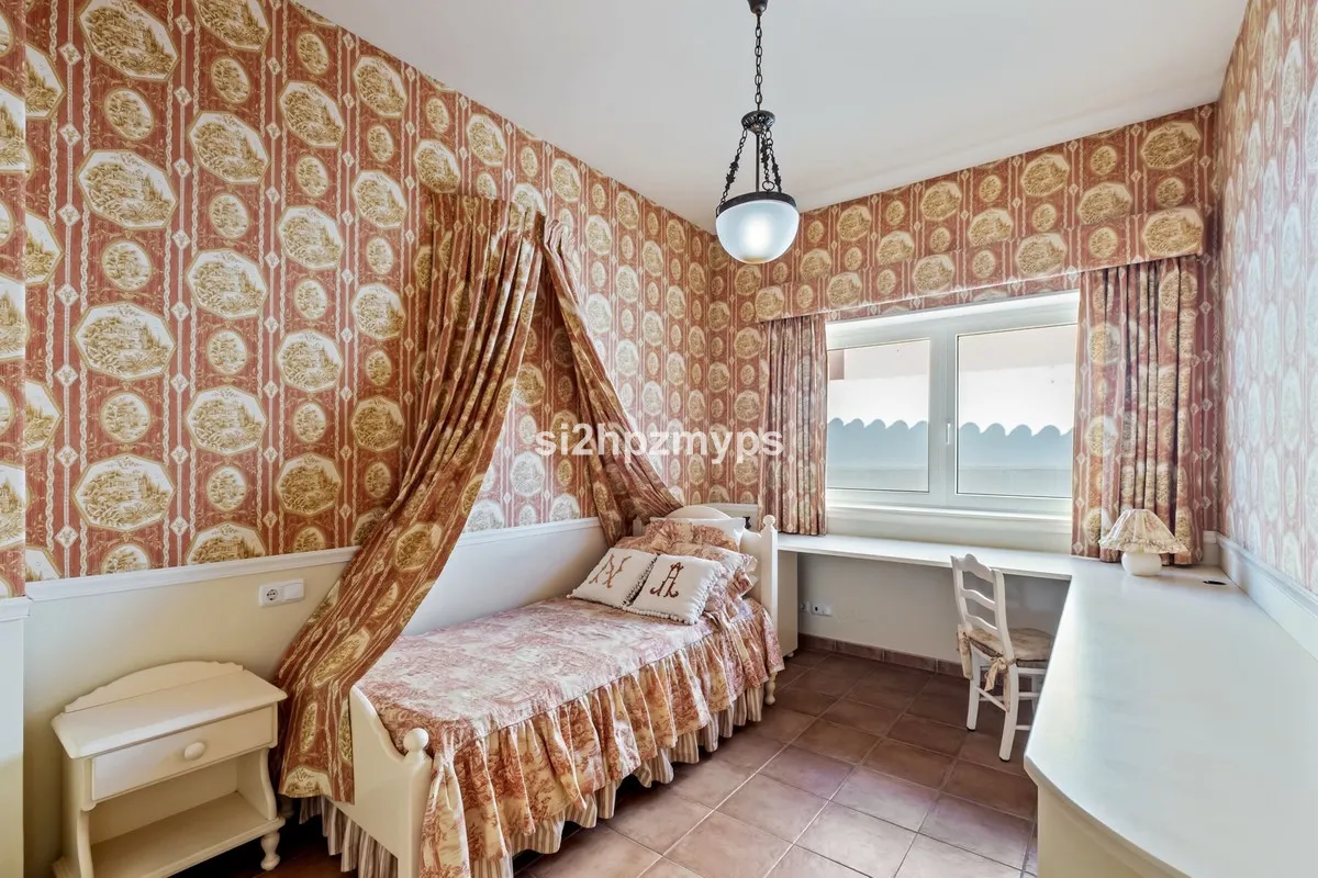 5a858dcf-9775-4410-8d7d-95c68af1c11c