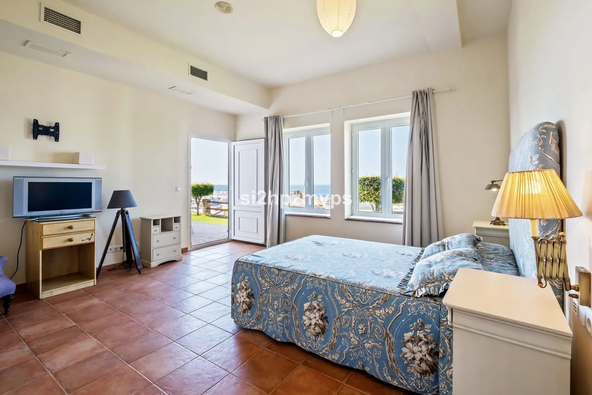 b7948e51-66af-441b-9f6d-64498d0a7241