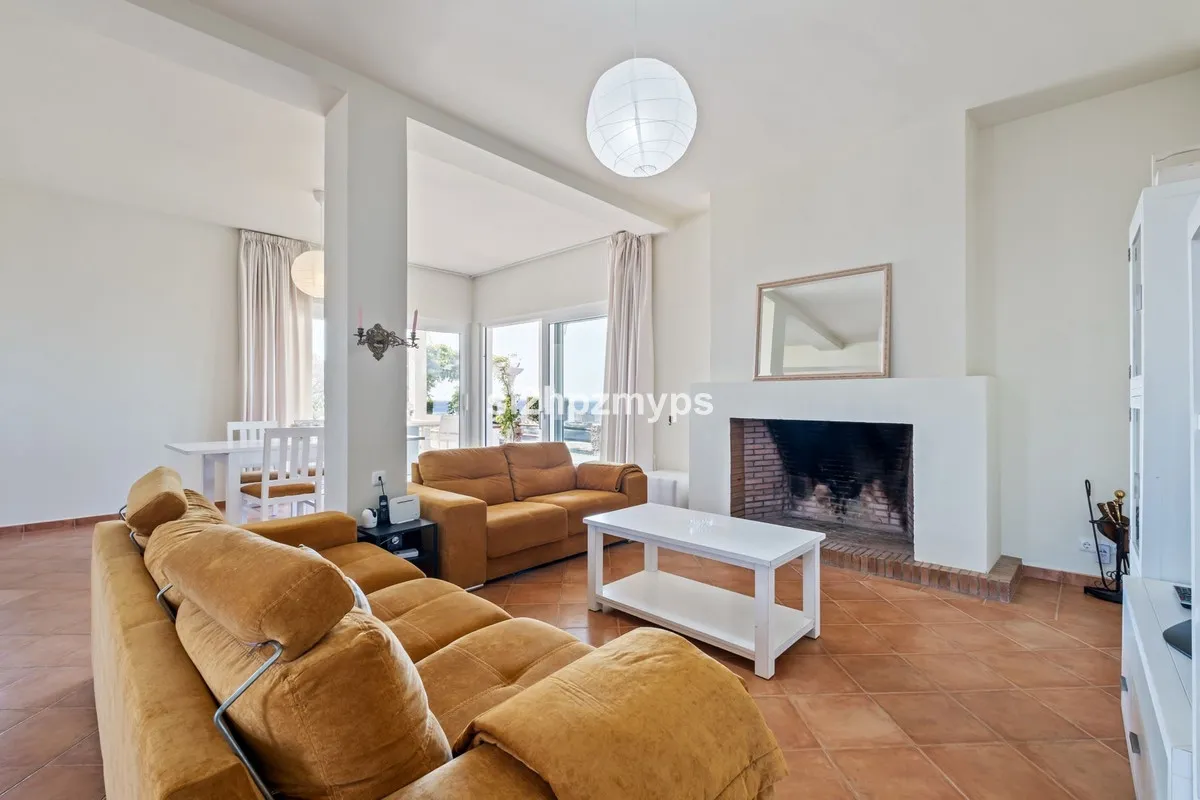 e43d44f9-e167-42c0-9015-b17d6240f708