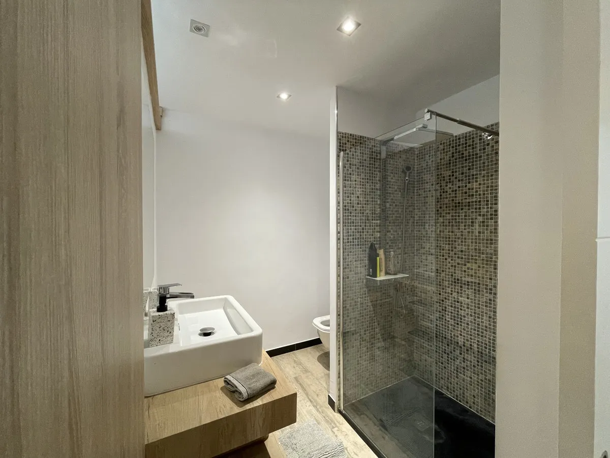 17e29b0b-9b03-48da-a16c-10a864daff21