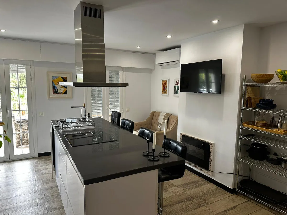 1e1e848d-bda2-402f-a79e-379f8d200f84