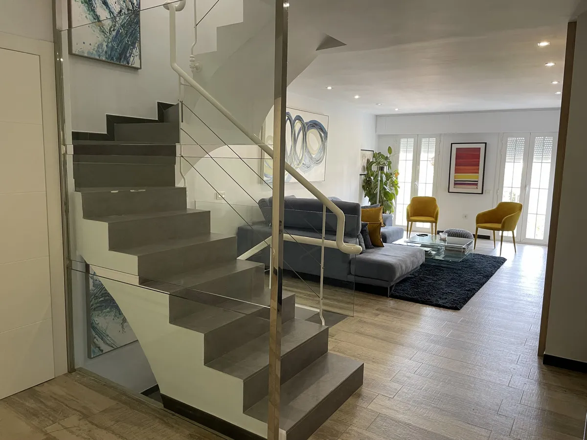 22b0fb74-a3a5-47e5-b73b-b3836590eebc