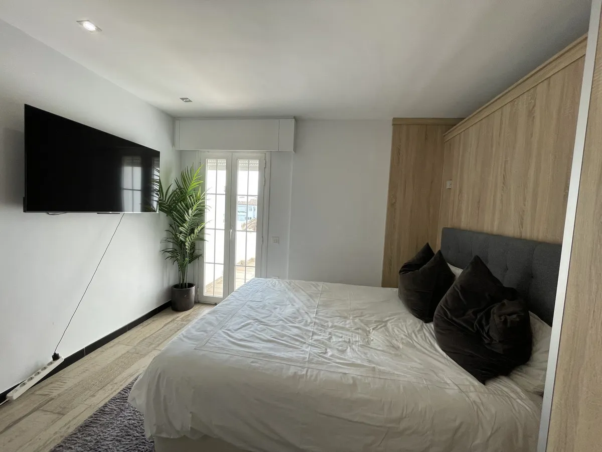 73b2427c-64e5-4b8b-b9fd-fdb5fbdc3009