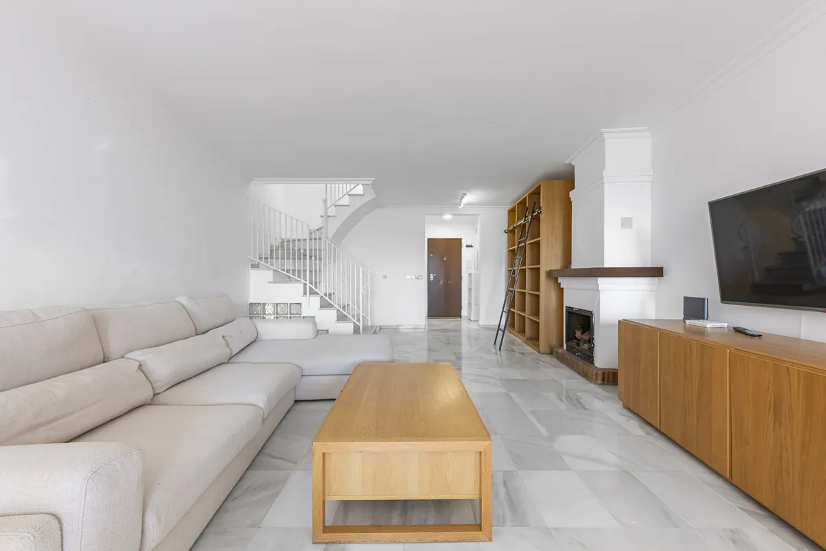 b2760257-6f62-44c7-81c6-a5a9e22280eb