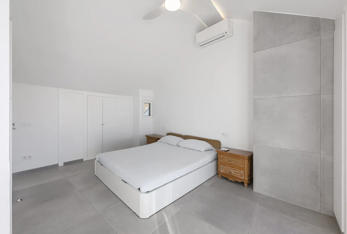 f5b2a6d8-58f1-49ce-9845-fc71f4736ea7