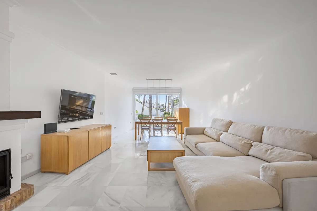 fc21256e-afa9-4605-ab1f-ecd96d881034