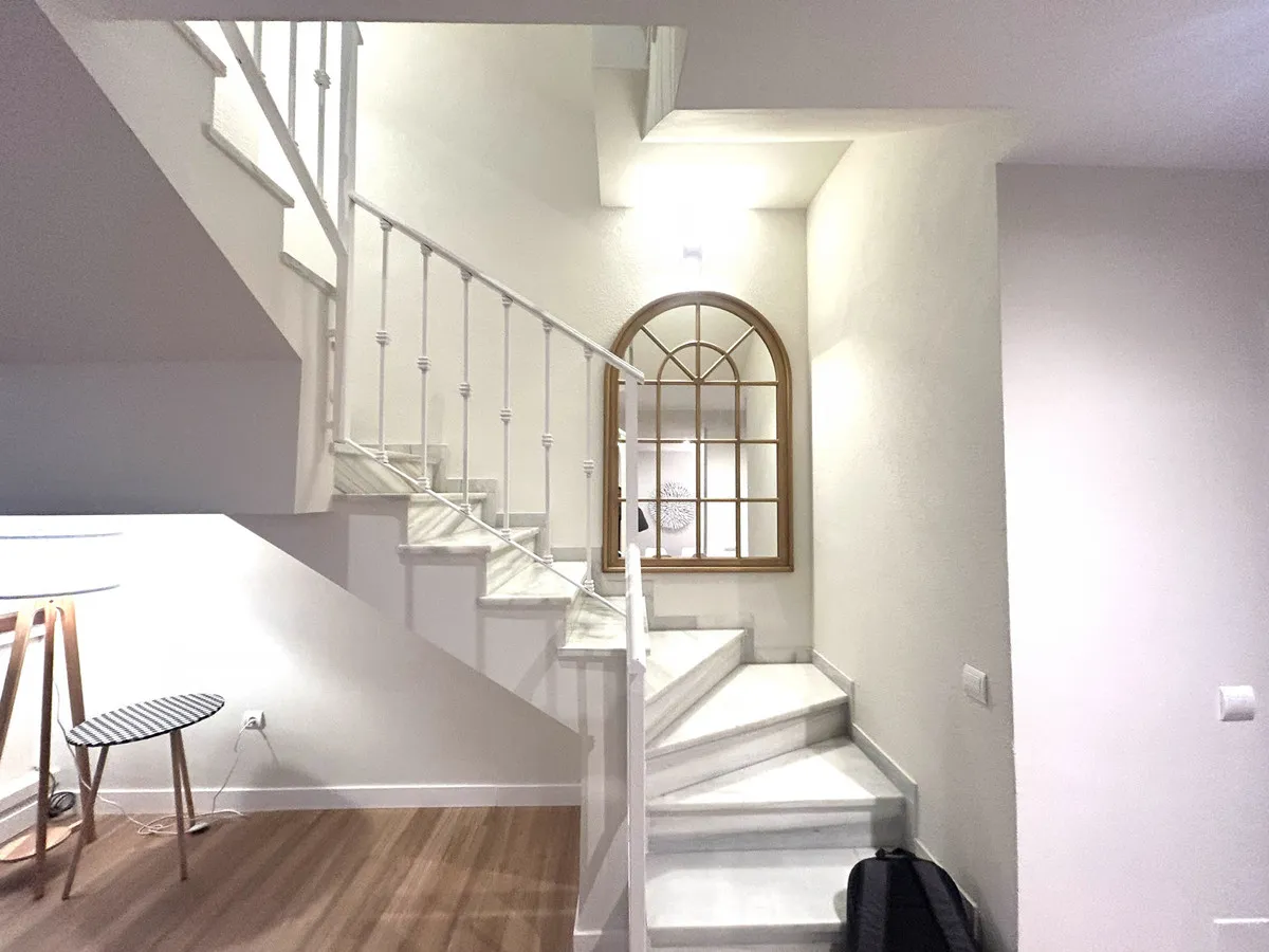 9fda1e5c-d6e5-4fee-8808-3c3a0174cadb