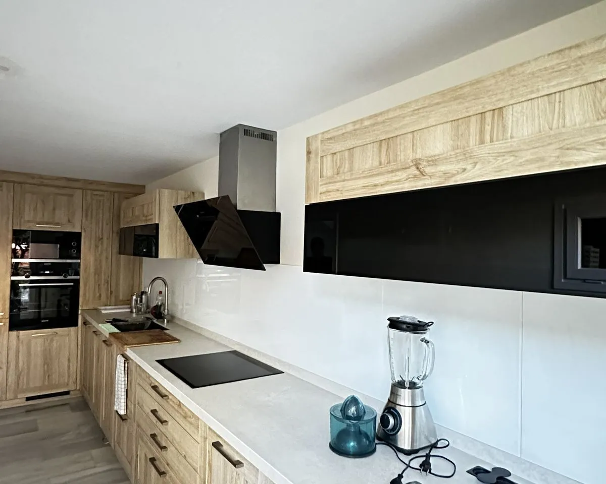 161d08d8-b299-42c9-8257-49292c21f9b3