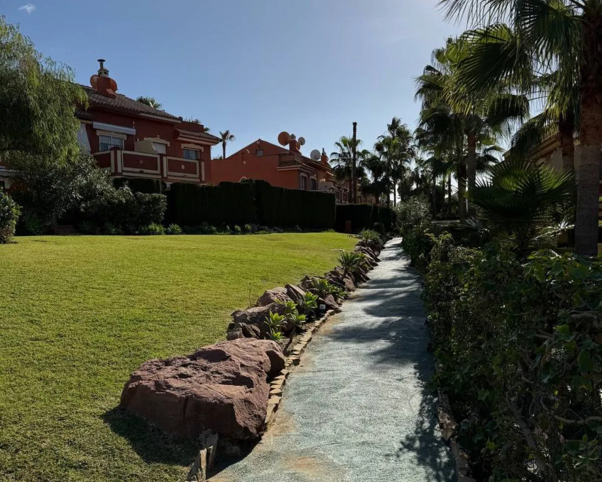 96d86bf6-81c7-4c3f-a639-9e8d839a9b3a