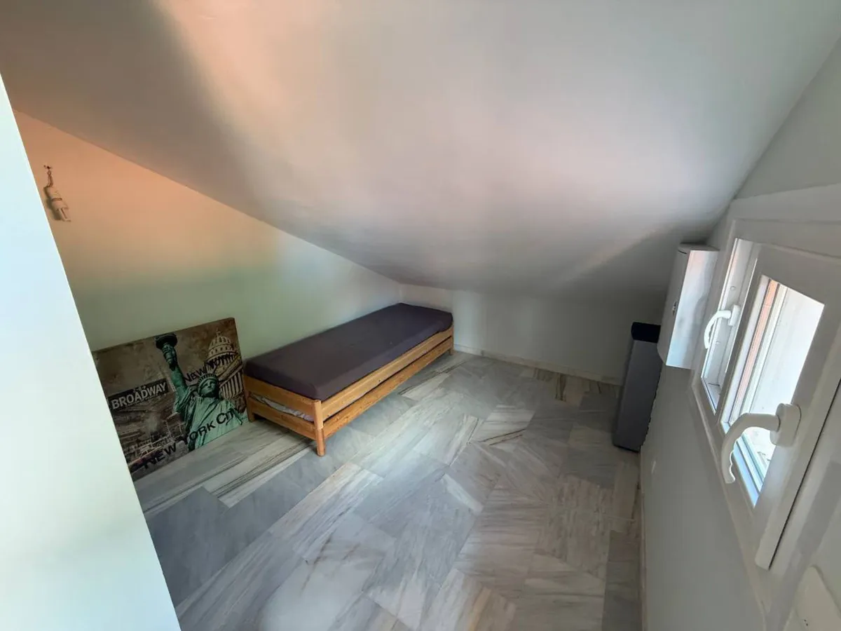 d5bb43ee-f196-493a-a804-684e54112d7f