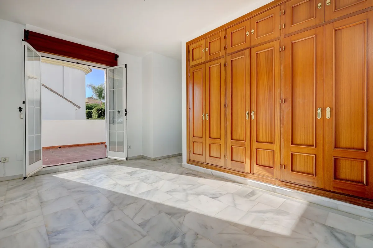 64847674-fd71-4d9e-98aa-34761097ce38