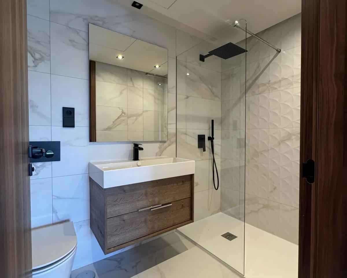 08bba9f9-7ca9-4c2c-b38b-9f05ace39973