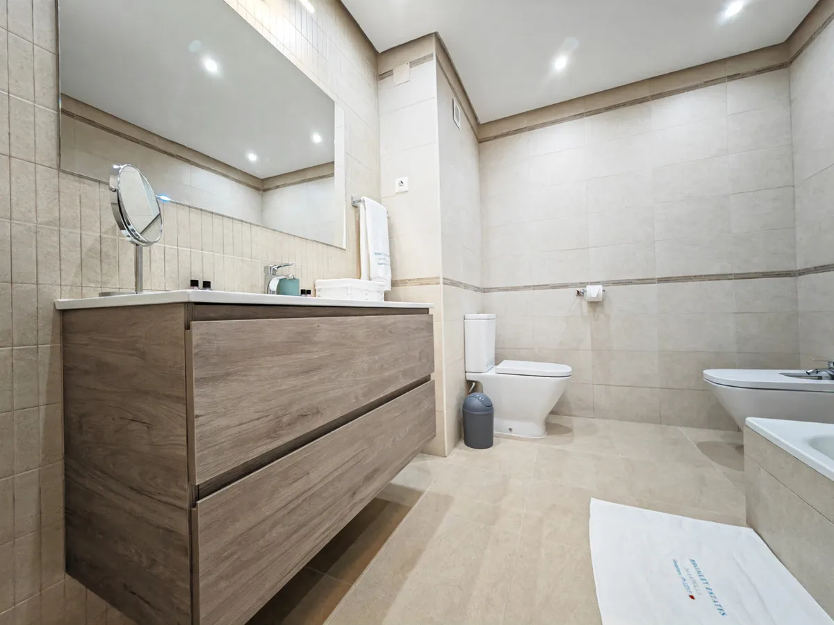 22b47884-d52b-4ae9-9758-32fd7474c91c