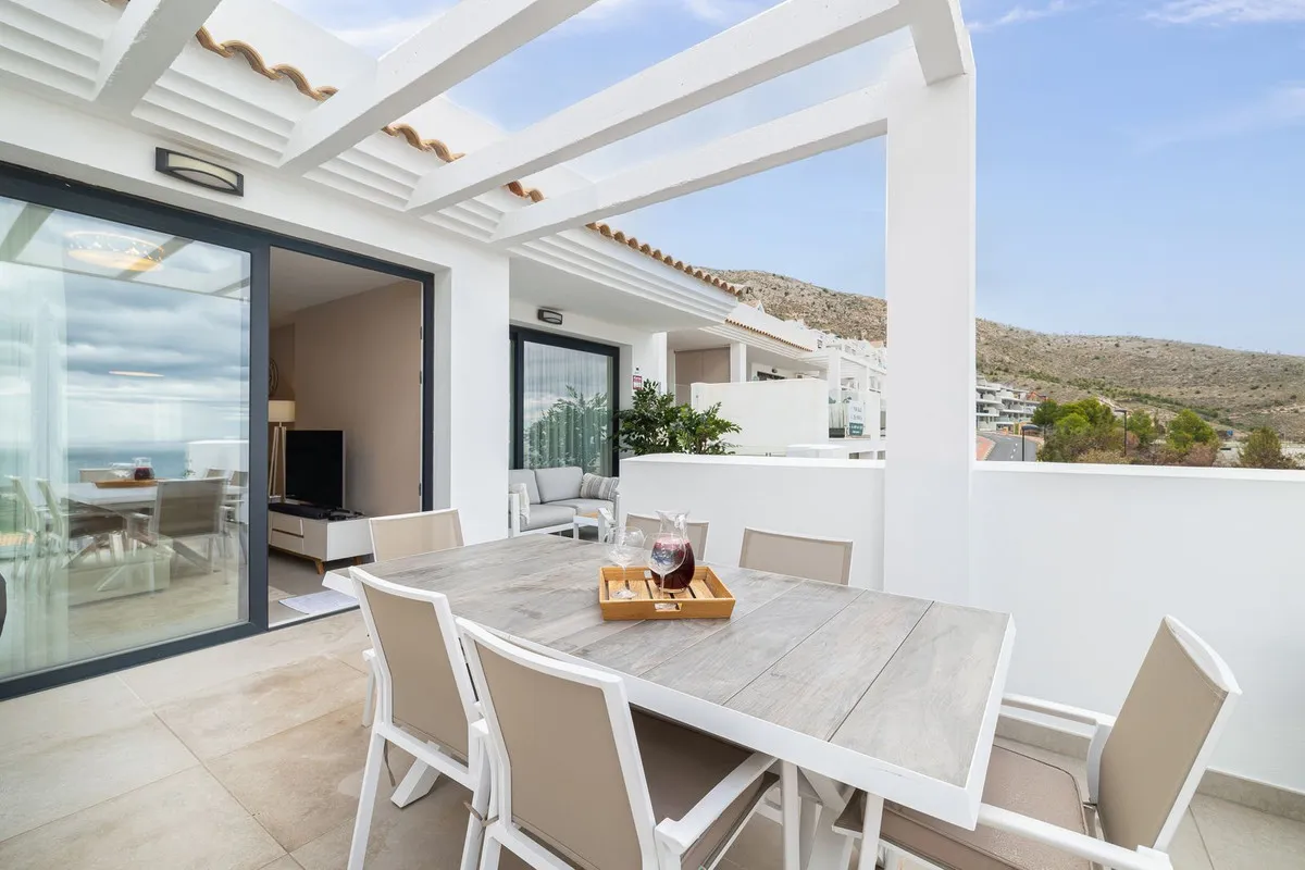 32383116-ca04-469c-9a80-73bcdf55d923