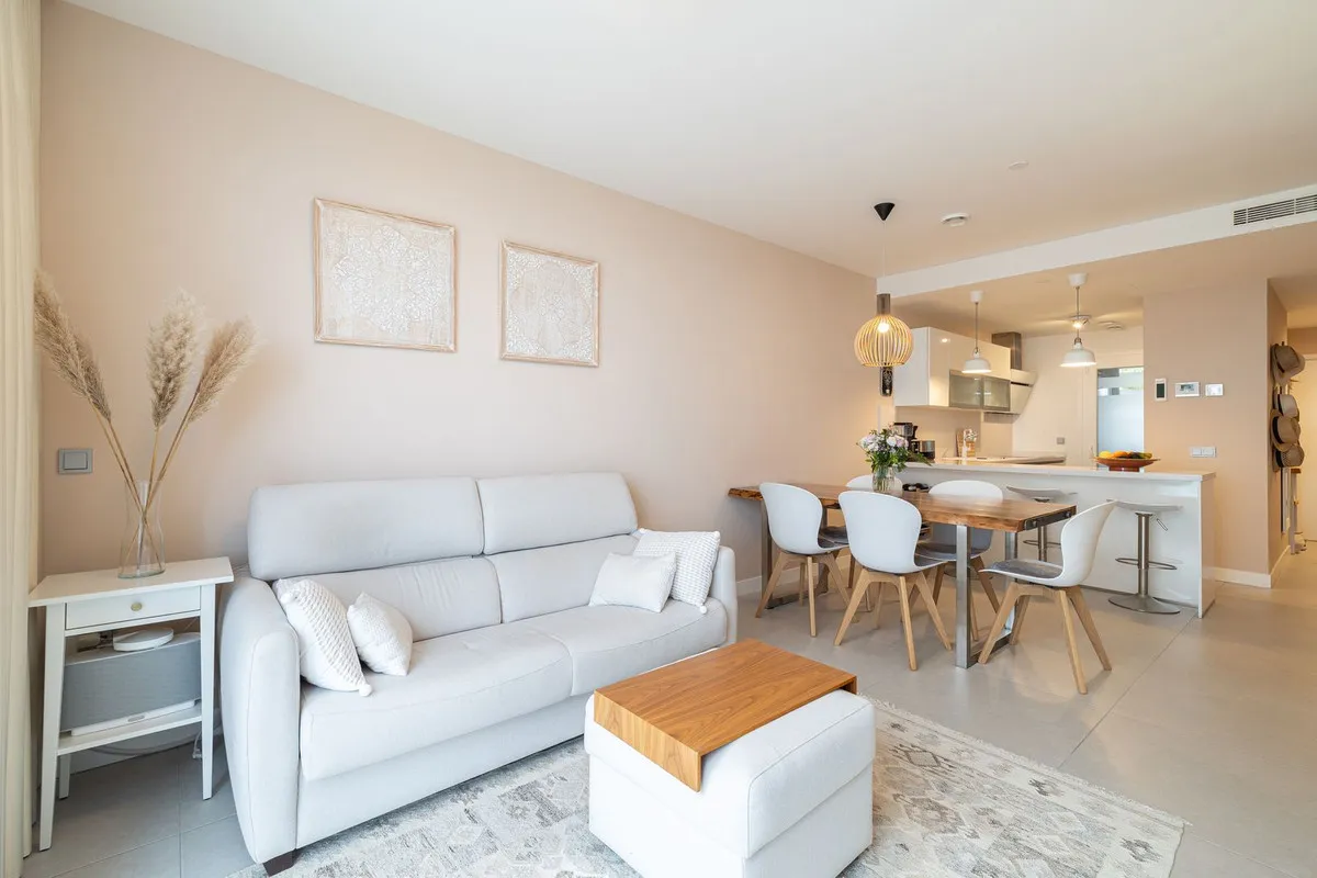 7d87672b-eacc-445a-a988-858d4cc22464