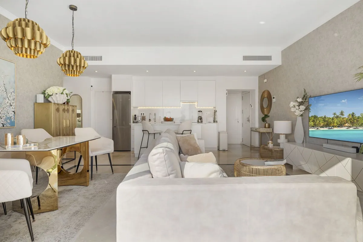 8e2061ae-1398-42c5-b73b-bfdce388c509