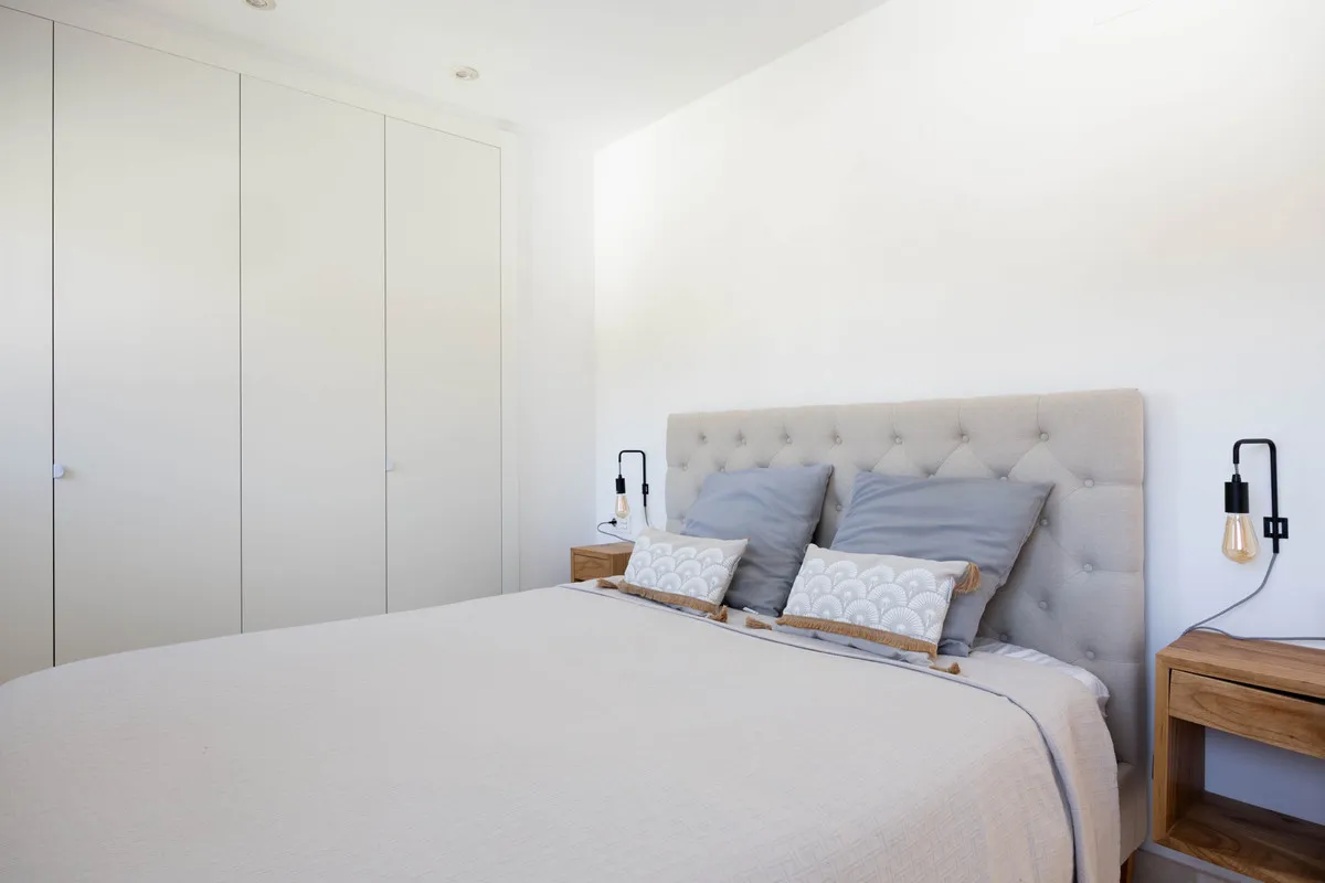 9fc98d4d-4c7a-4935-b33b-5121b9ea8bc9