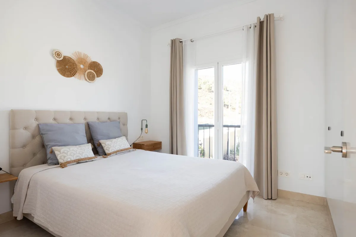 e1c4fc79-a70c-4112-ac4c-29eabaaa6d5a