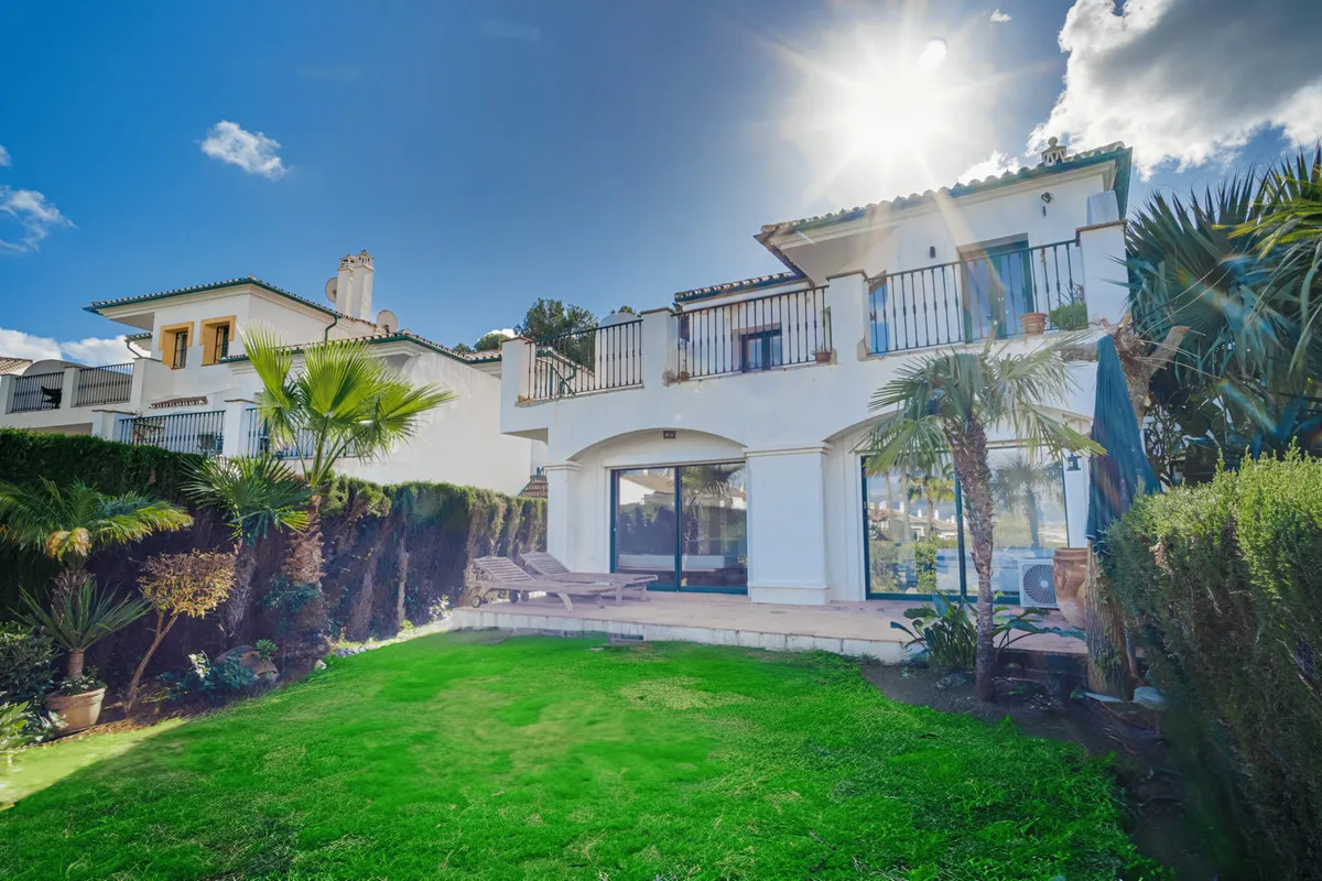 Charming 3-Bed Villa in Riviera Del Sol