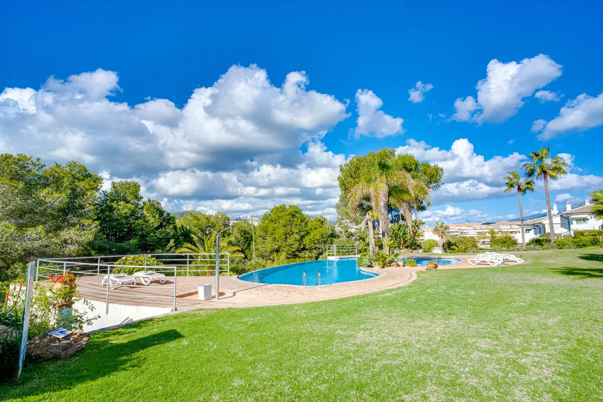 82f8f8cf-8641-4e0b-b344-6227b169b7c5