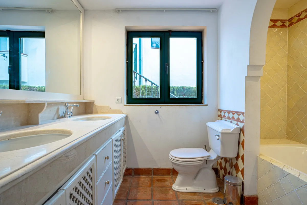 ba82bd3a-23d5-43f8-bb6c-cb50672711ca