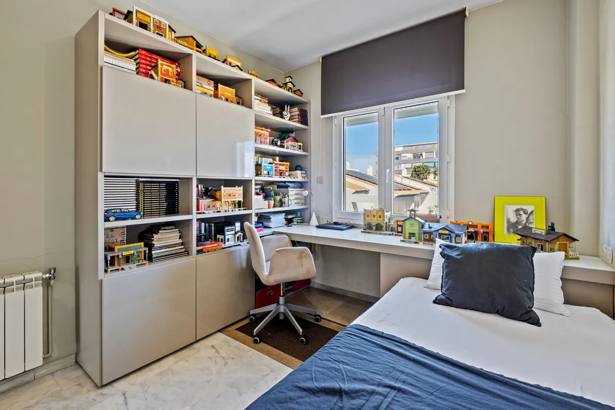 382f0f4d-909c-4d51-bc14-21d82ff50d1b