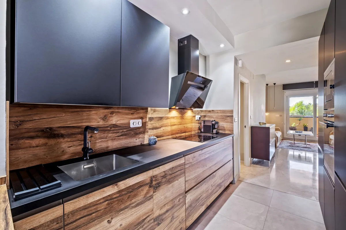 e1538375-1c01-4316-8df4-89fc848db51e