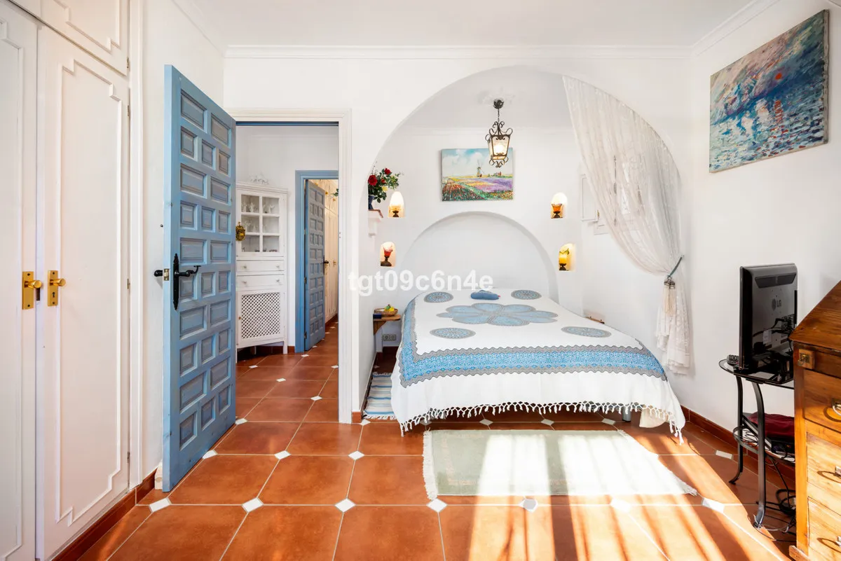 02ae6677-be10-4d8e-8ec3-7e8481032890