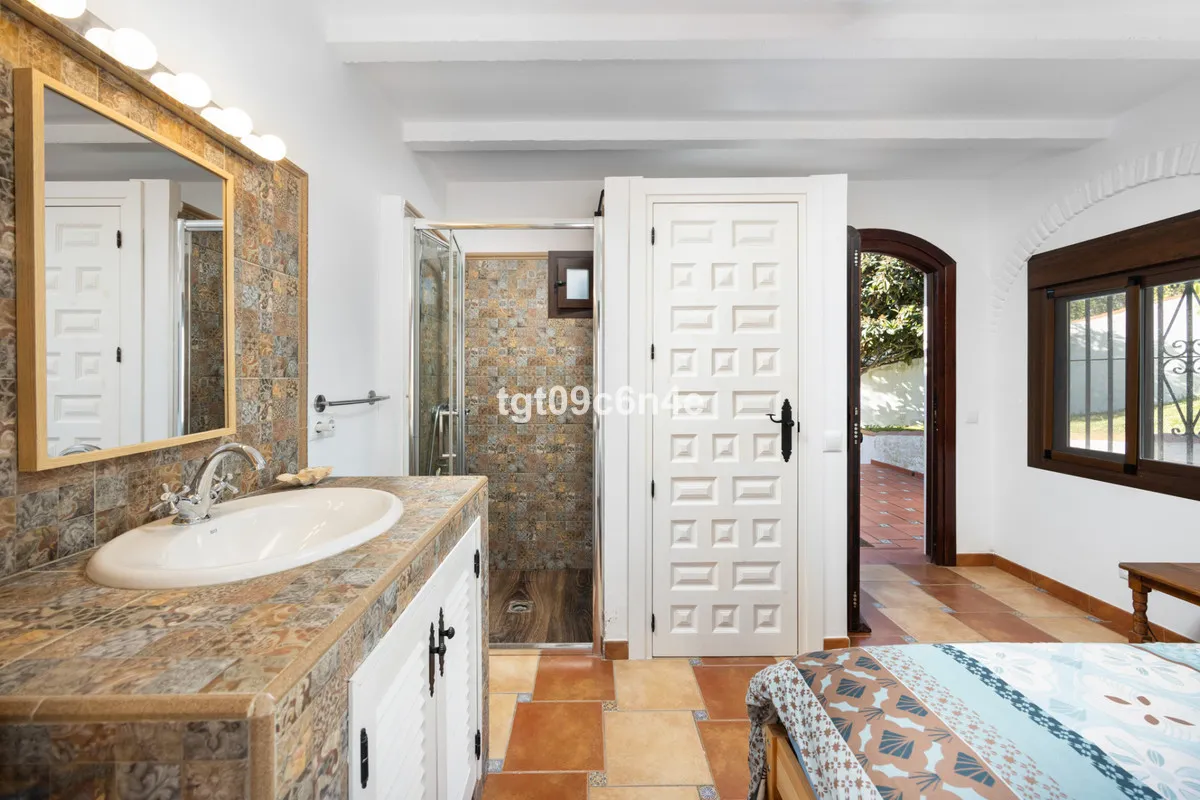 6c06ec88-5db4-4893-87d4-c63381041599