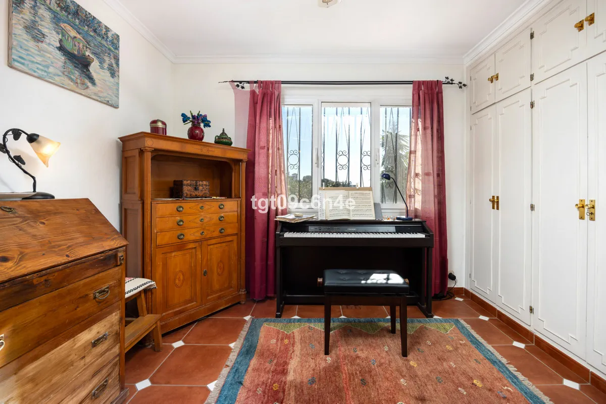 e16d982e-898d-4867-b0c8-86363a0dd3cb