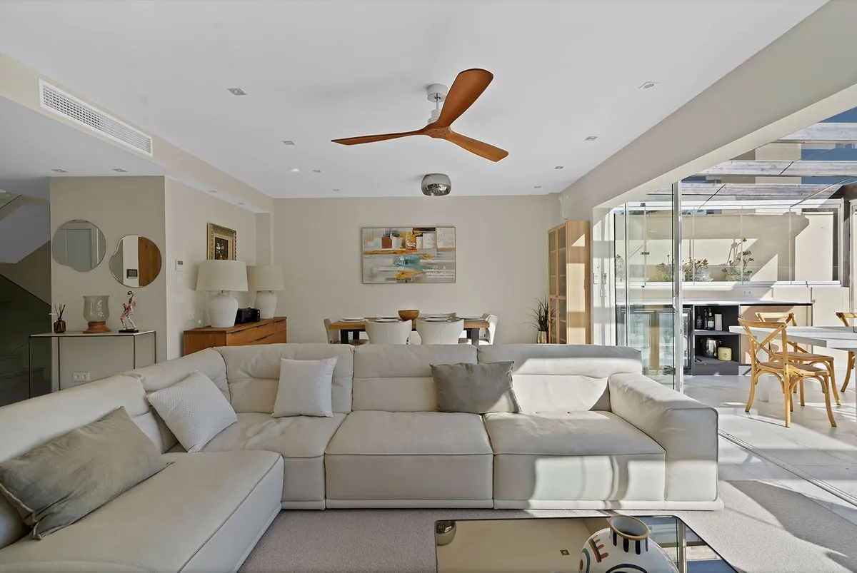 3c90a791-63a3-4404-aa4d-24661752e2ef