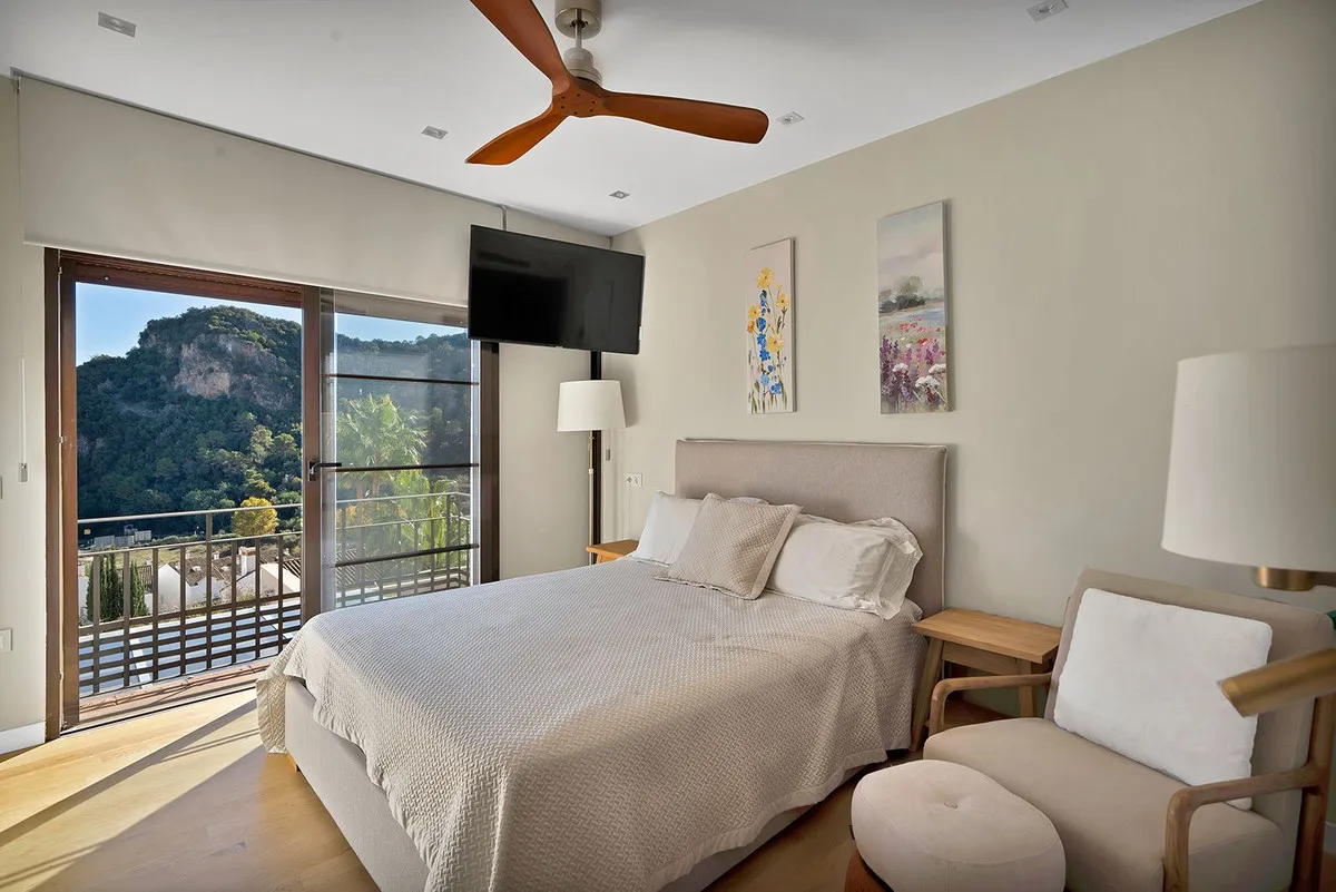 671c03c6-22dc-472c-8b41-50a60301154f