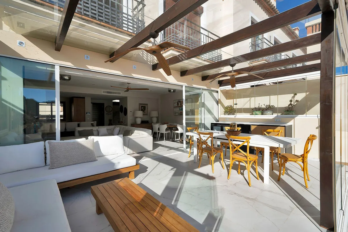 8983a809-e983-42c8-921b-44d5b3ed30f6