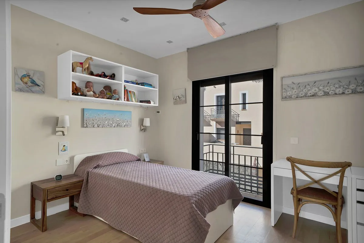 98e3d649-5ec9-4bfc-bfb8-7af6f9520d1c