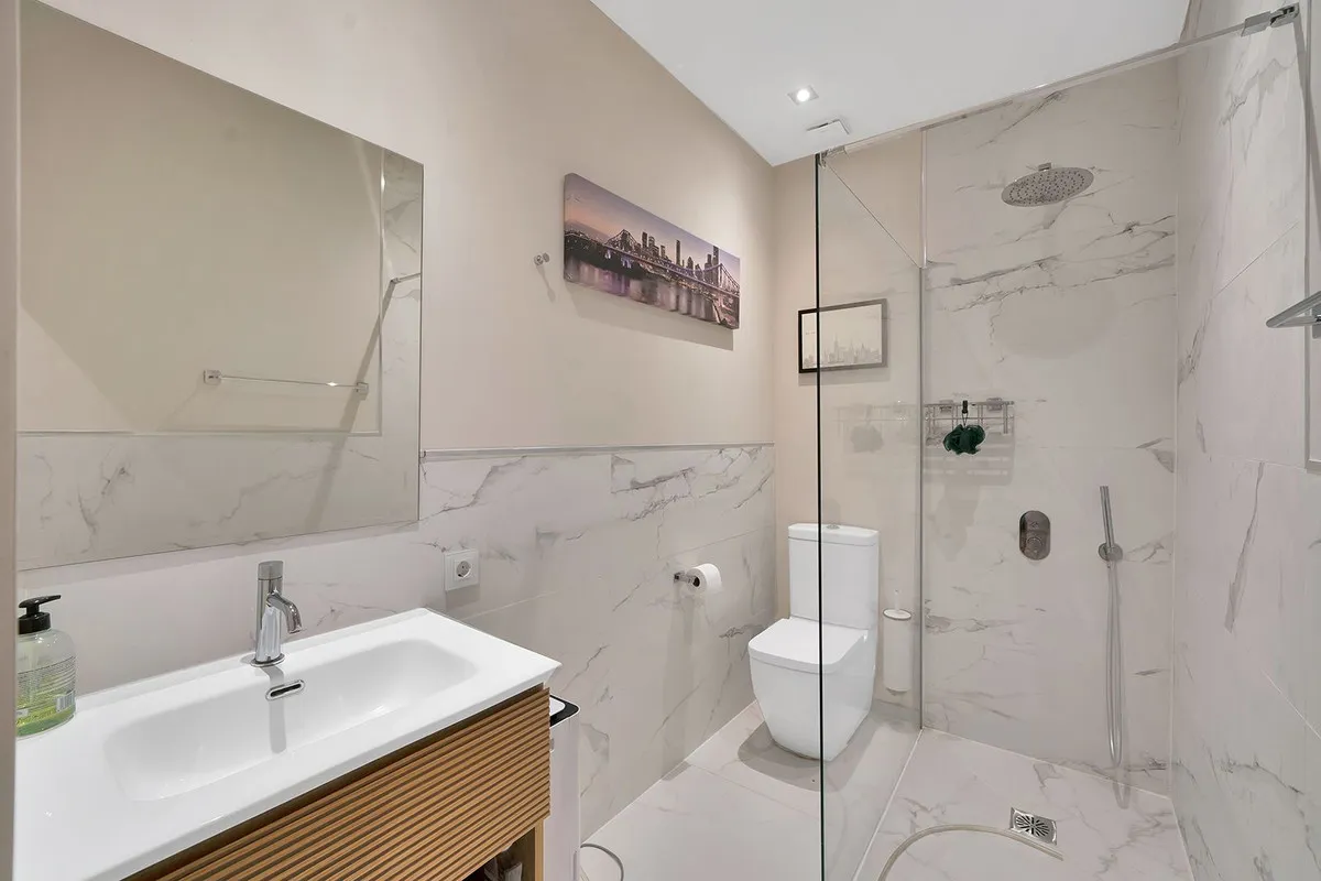 dce2e9ac-dcd9-422d-8100-108160f6c603