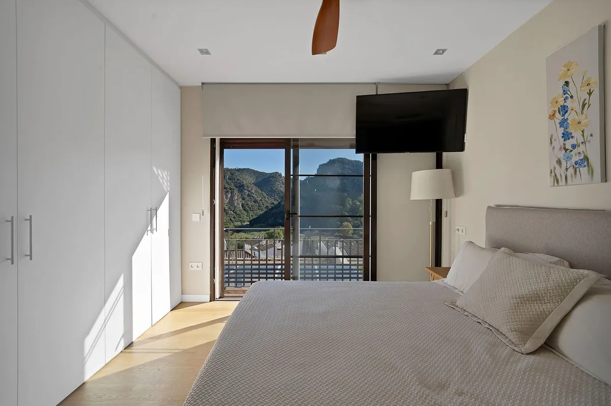 ed2c6a7b-2b58-4f43-91cc-5c23e4c16428