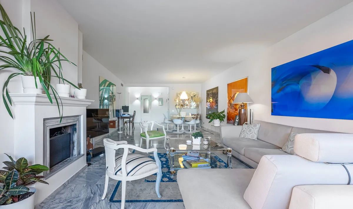 4f2ba90d-caa2-4162-9e35-1d560e9bf100